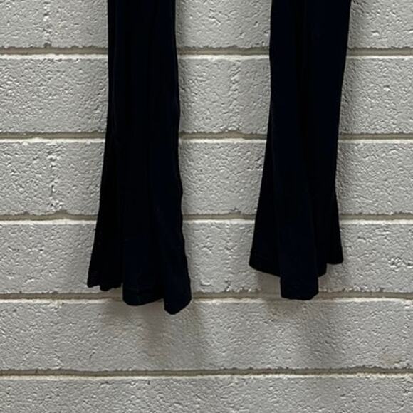 Aerie Offline Black Flare Leggings size M - Picture 7 of 8